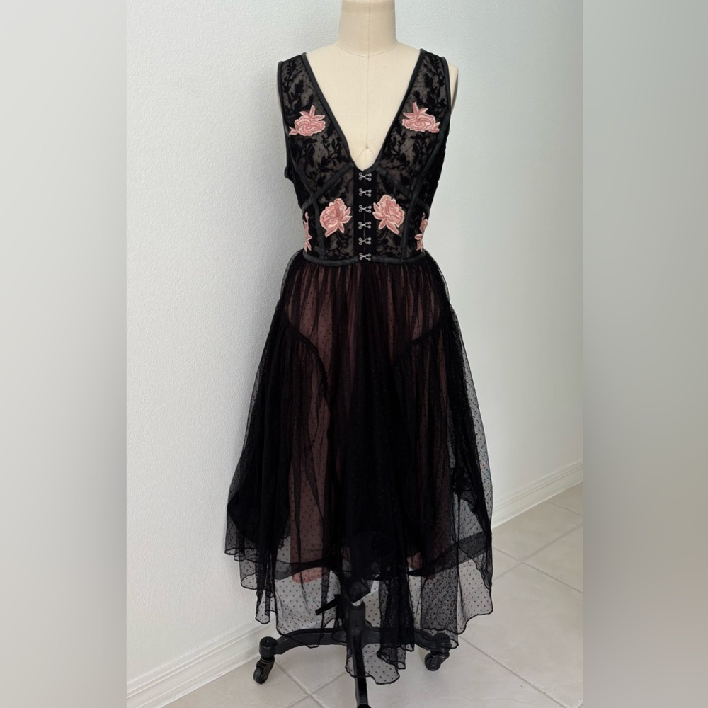 Anthropologie Corset Lace Tulle Midi Dress NWT Pink Rose Embroidery L